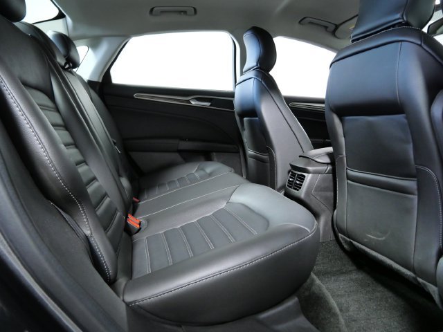 Used 2016 Ford Fusion SE w/ Equipment Group 202A AWD/4WD image 13
