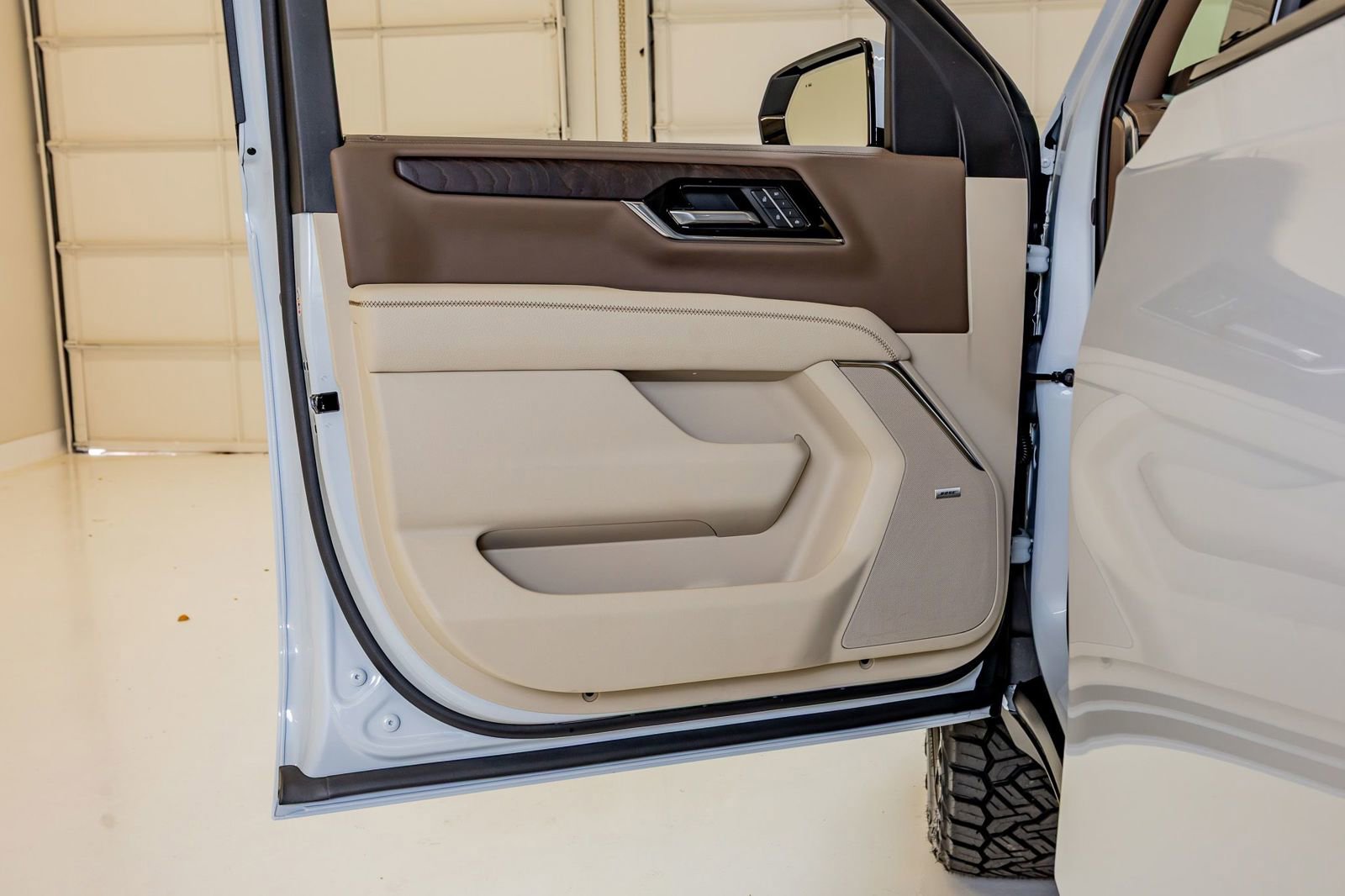Used 2026 GMC Yukon XL Denali w/ LPO, Floor Liner Package AWD/4WD image 35