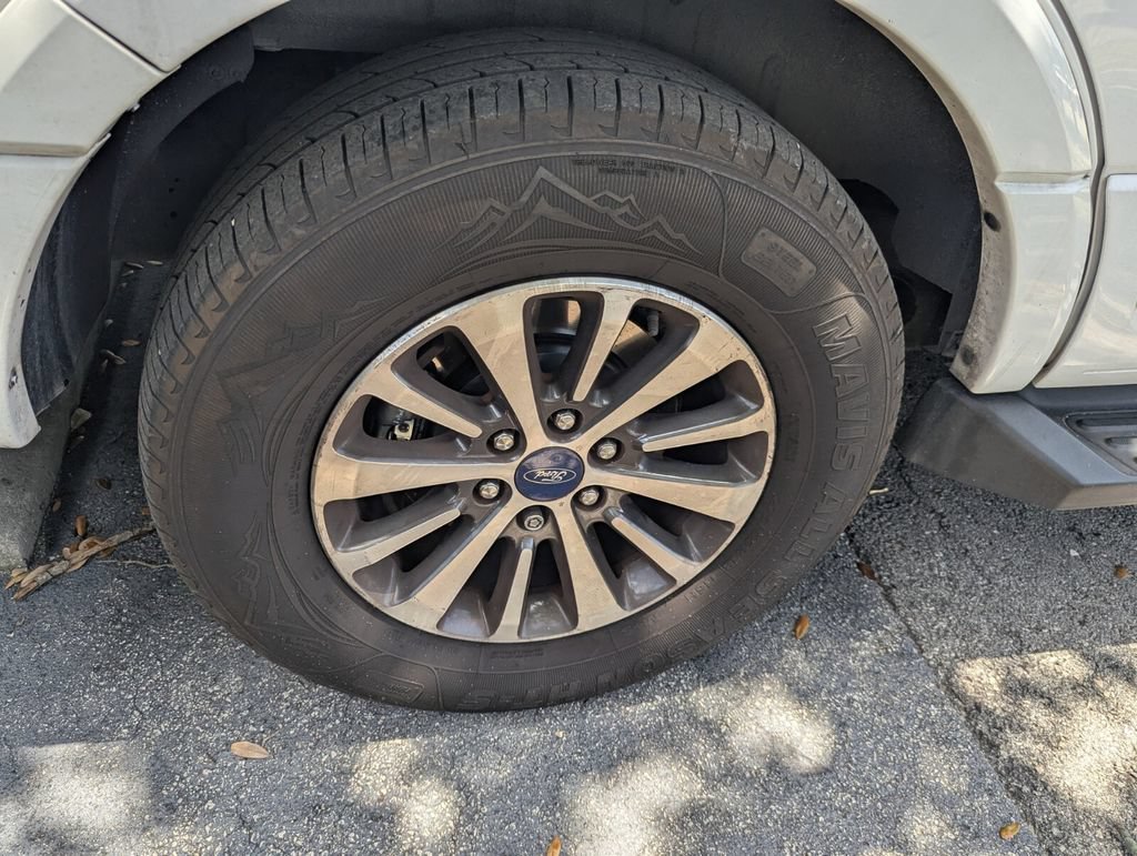 Used 2017 Ford Expedition XLT RWD image 18