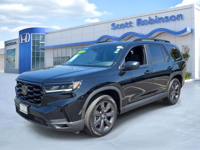 Certified 2024 Honda Pilot Sport image 2