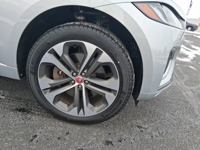 Used 2023 Jaguar F-PACE R-Dynamic S AWD/4WD image 3