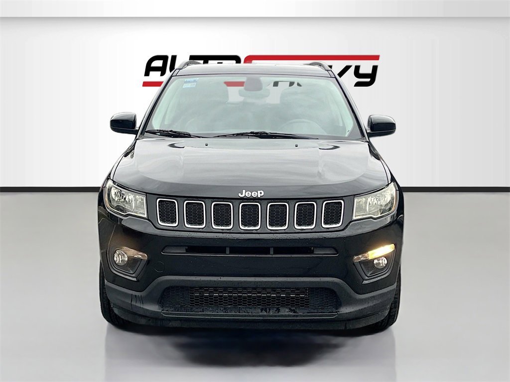 Used 2021 Jeep Compass Latitude image 2