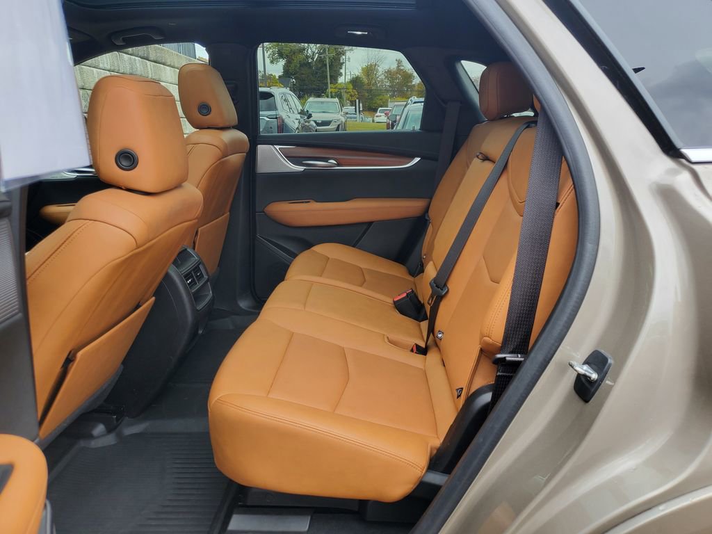 Certified 2023 Cadillac XT5 Premium Luxury w/ LPO, Floor Liner Package image 45
