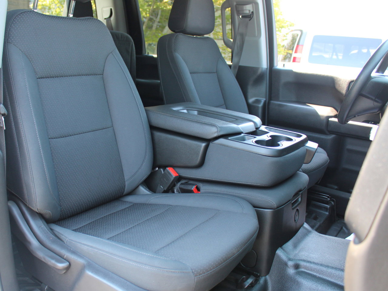 Used 2024 GMC Sierra 2500 Pro w/ Convenience Package image 30