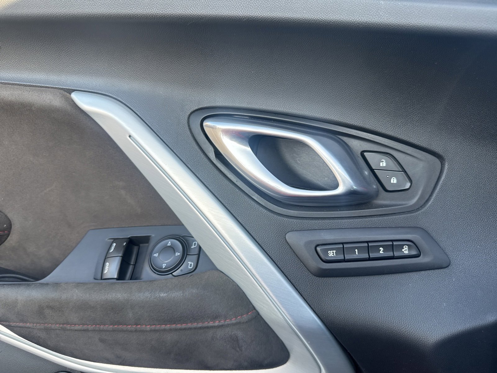 Used 2018 Chevrolet Camaro ZL1 image 7