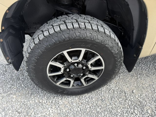 Used 2020 Toyota Tundra SR5 w/ SR5 Convenience Package AWD/4WD image 14