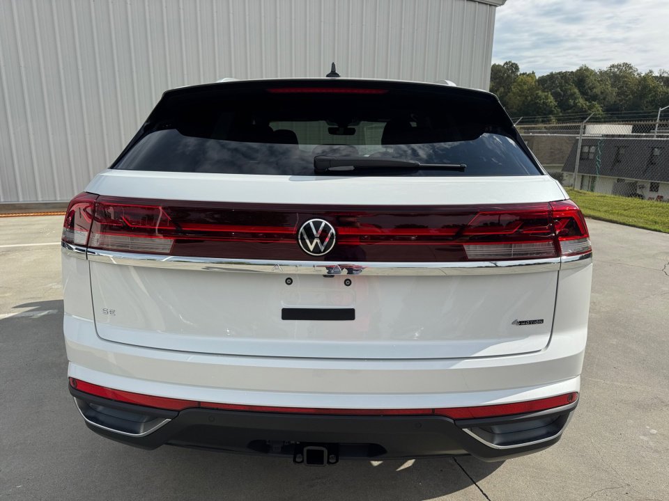 New 2026 Volkswagen Atlas Cross Sport SE image 14