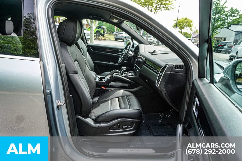 Used 2023 Porsche Cayenne AWD/4WD image 22