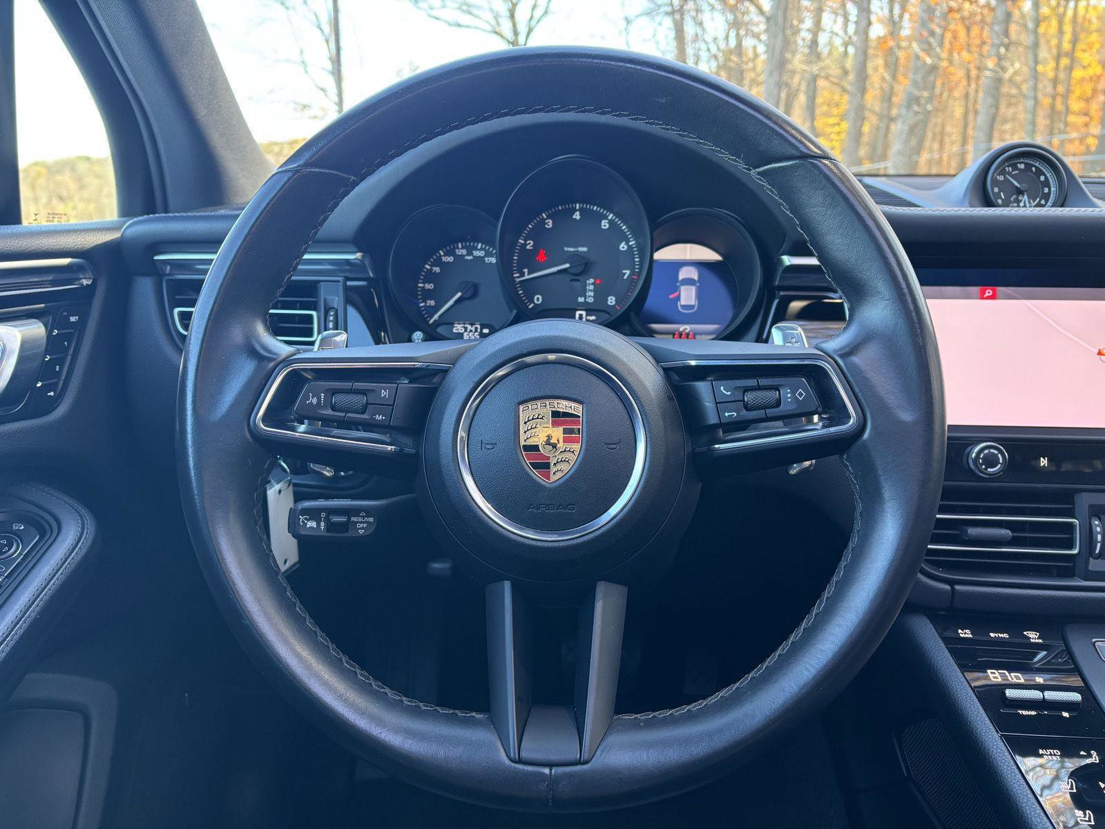 Used 2022 Porsche Macan Base w/ Premium Package Plus image 35