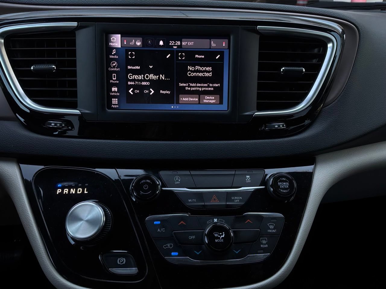 Used 2023 Chrysler Voyager LX FWD image 29