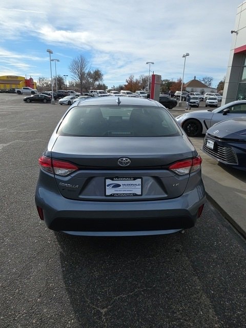 Used 2022 Toyota Corolla LE image 4