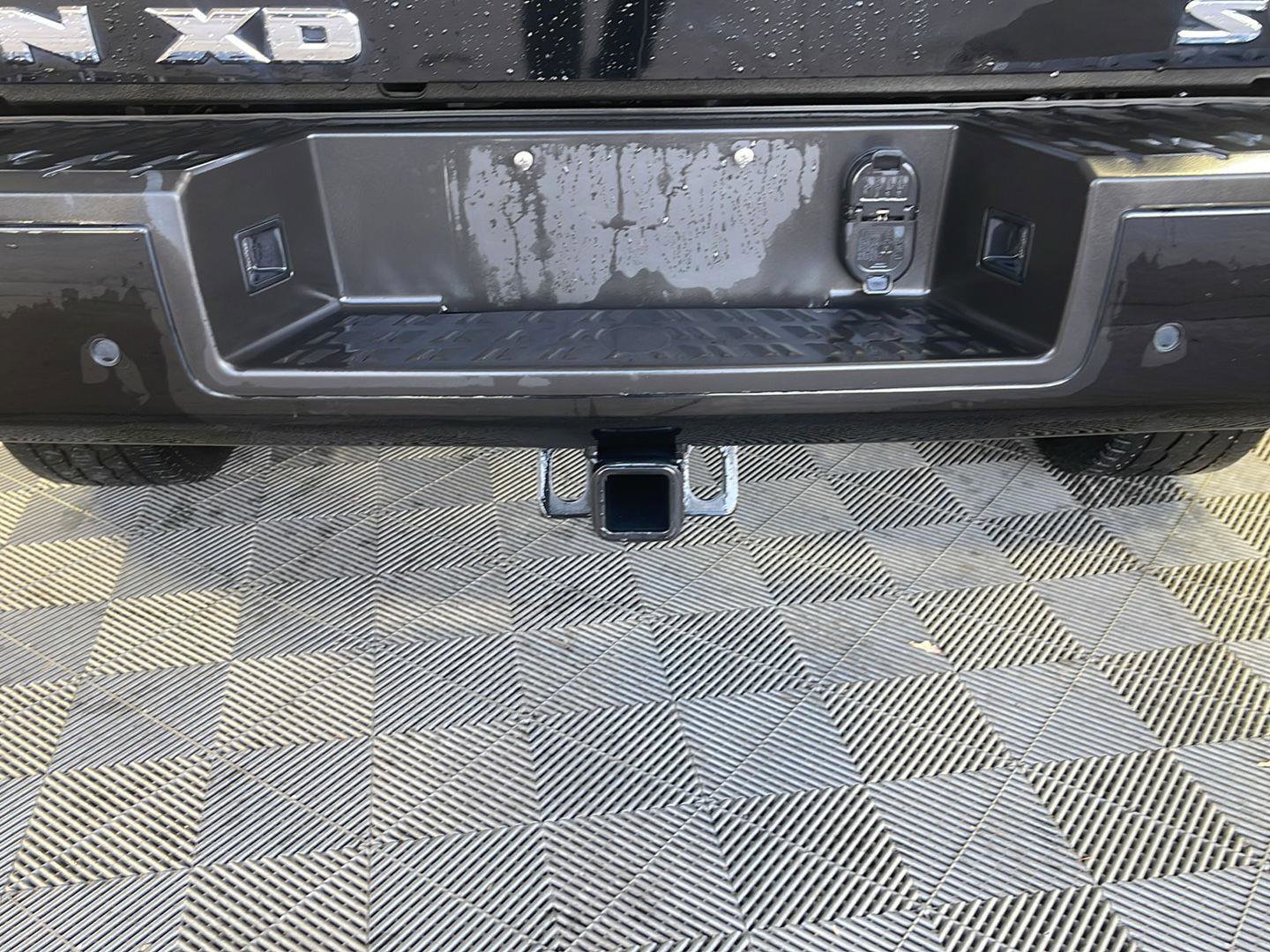 Used 2024 Nissan Titan SV w/ SV Convenience Package image 9