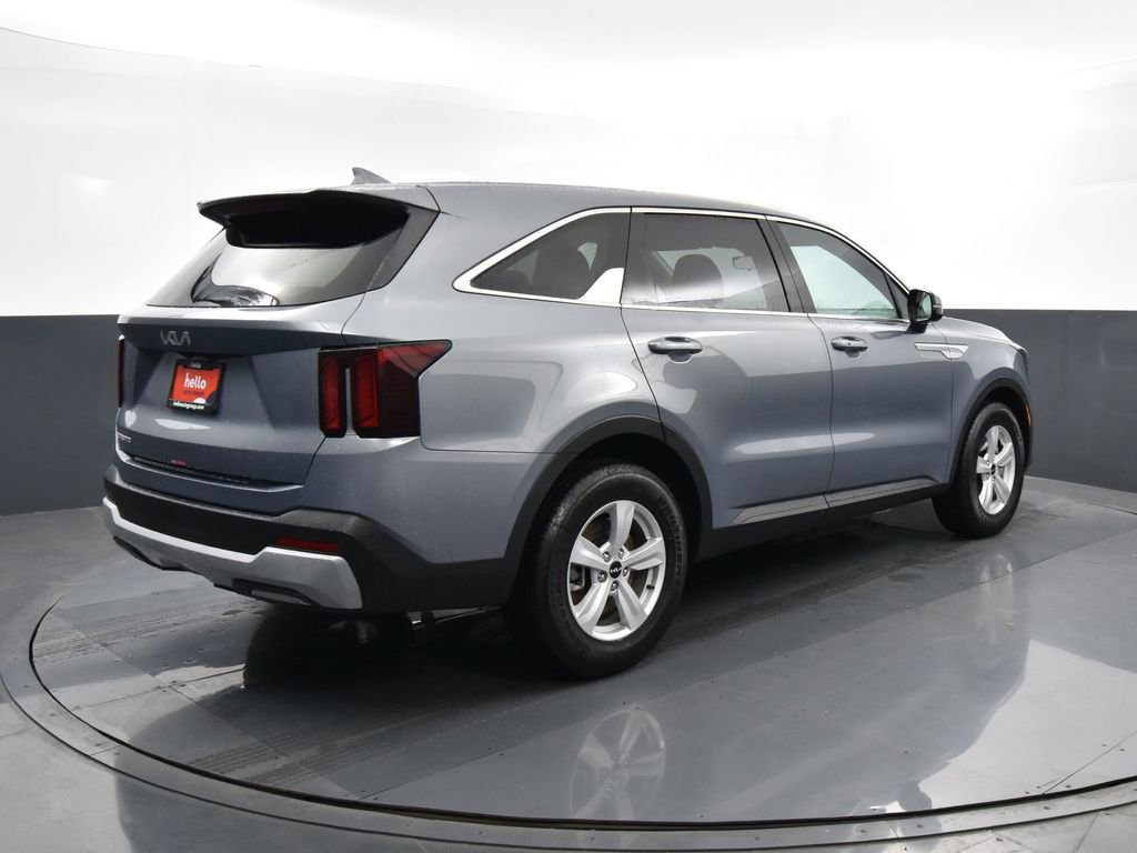 Certified 2025 Kia Sorento LX image 28