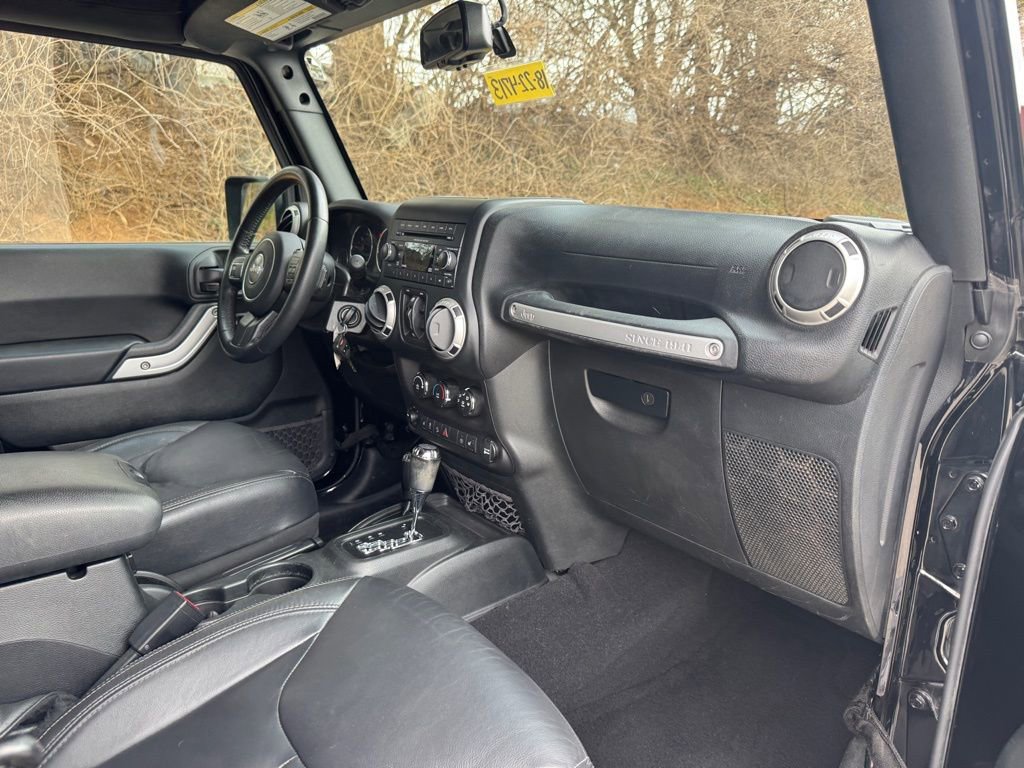 Used 2018 Jeep Wrangler Unlimited Sahara image 12