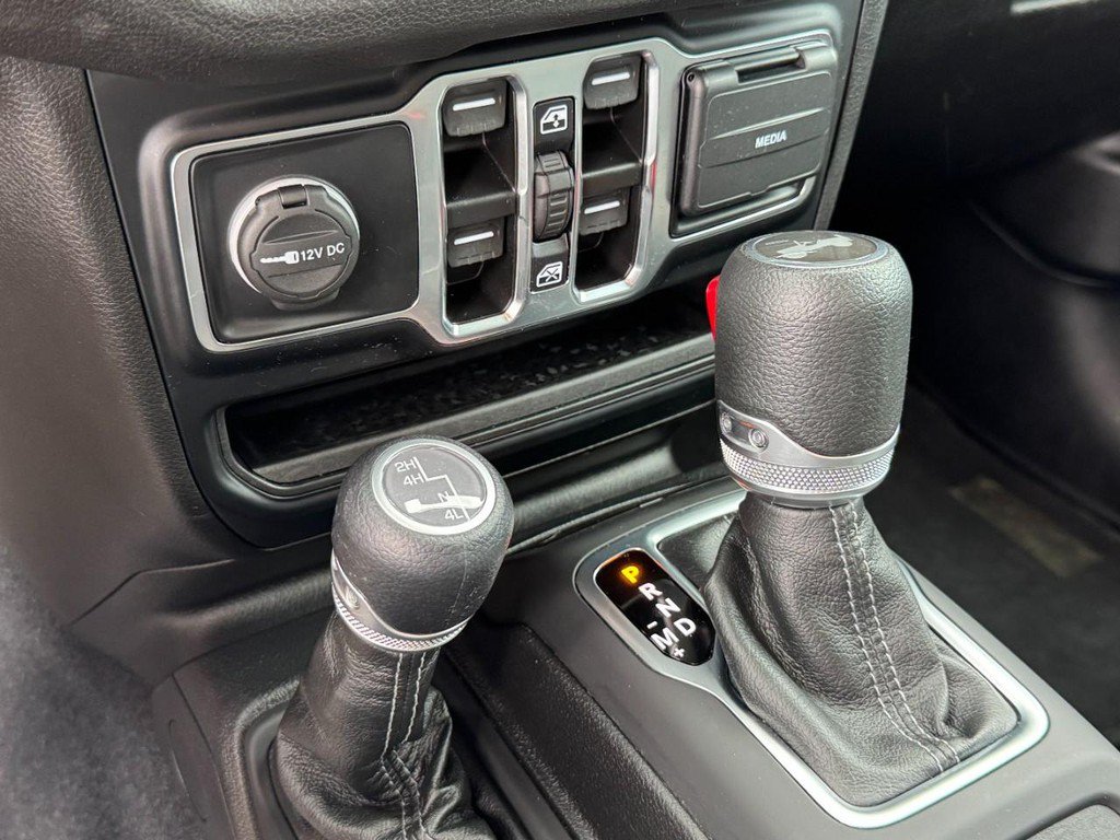 Used 2024 Jeep Wrangler Unlimited Sport AWD/4WD image 21