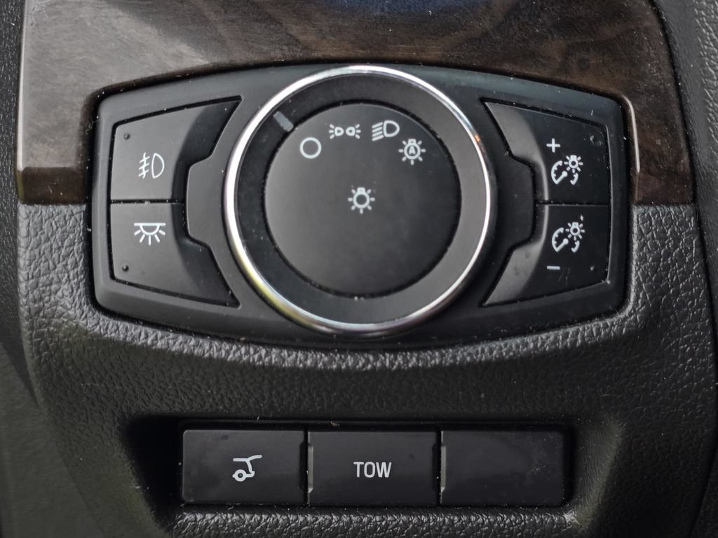Used 2015 Ford Explorer Limited w/ Equipment Group 301A FWD image 15