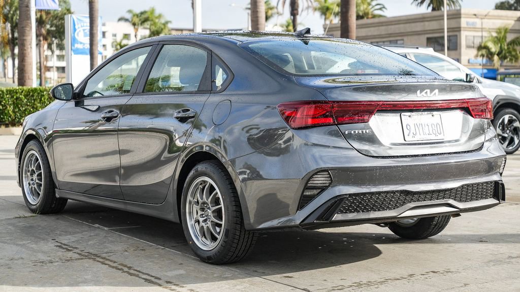 Used 2022 Kia Forte LXS image 7