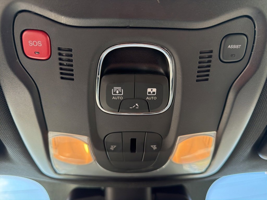 Used 2021 Jeep Renegade Latitude w/ Sun & Sound Group image 45