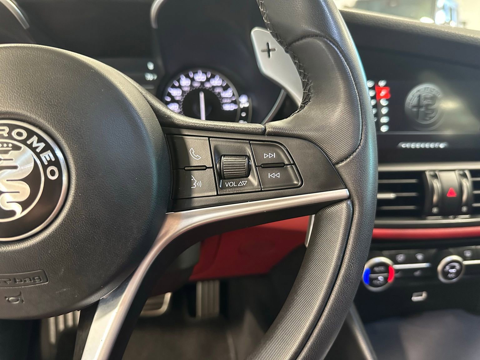 Used 2018 Alfa Romeo Giulia Ti Sport w/ Quick Order Package 22S Sport image 19