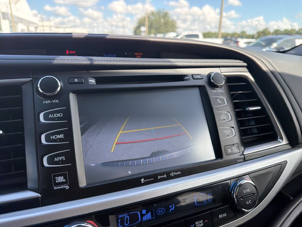 Used 2018 Toyota Highlander Limited AWD/4WD image 24