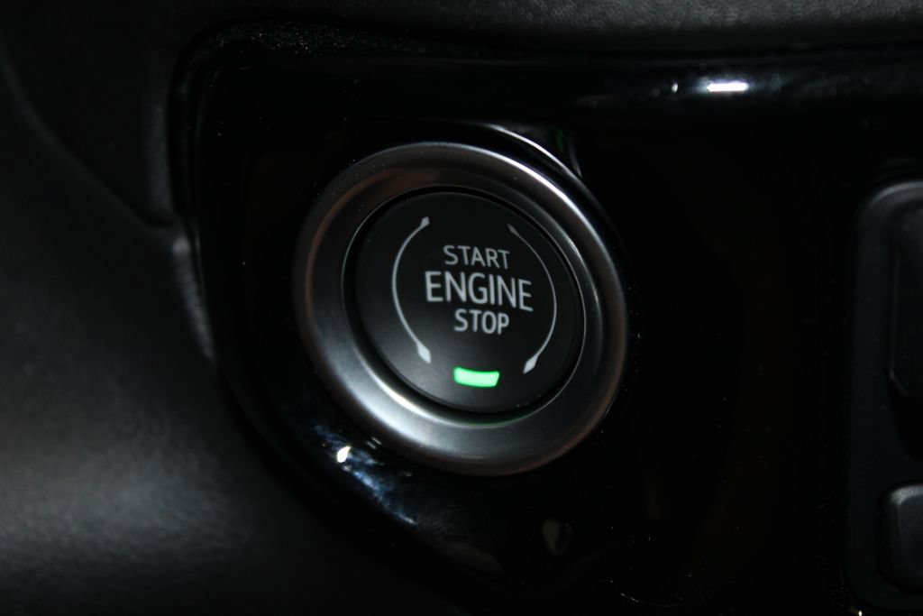 Used 2023 Chevrolet Silverado 1500 High Country w/ Technology Package AWD/4WD image 31