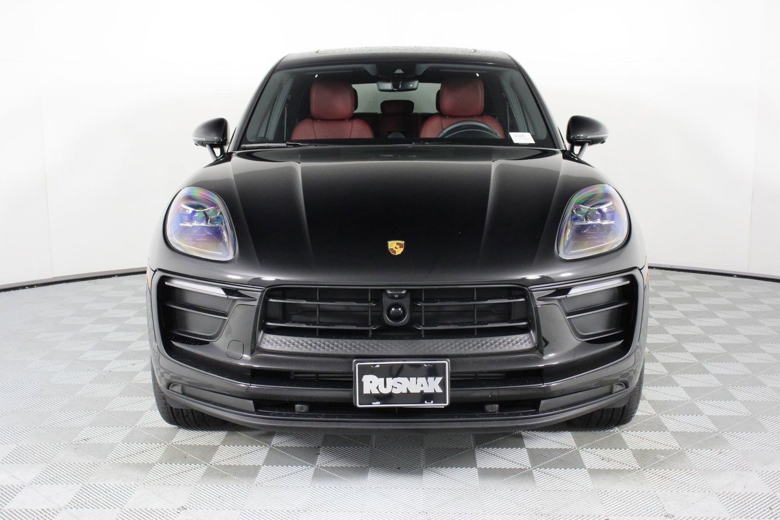 Certified 2025 Porsche Macan image 10