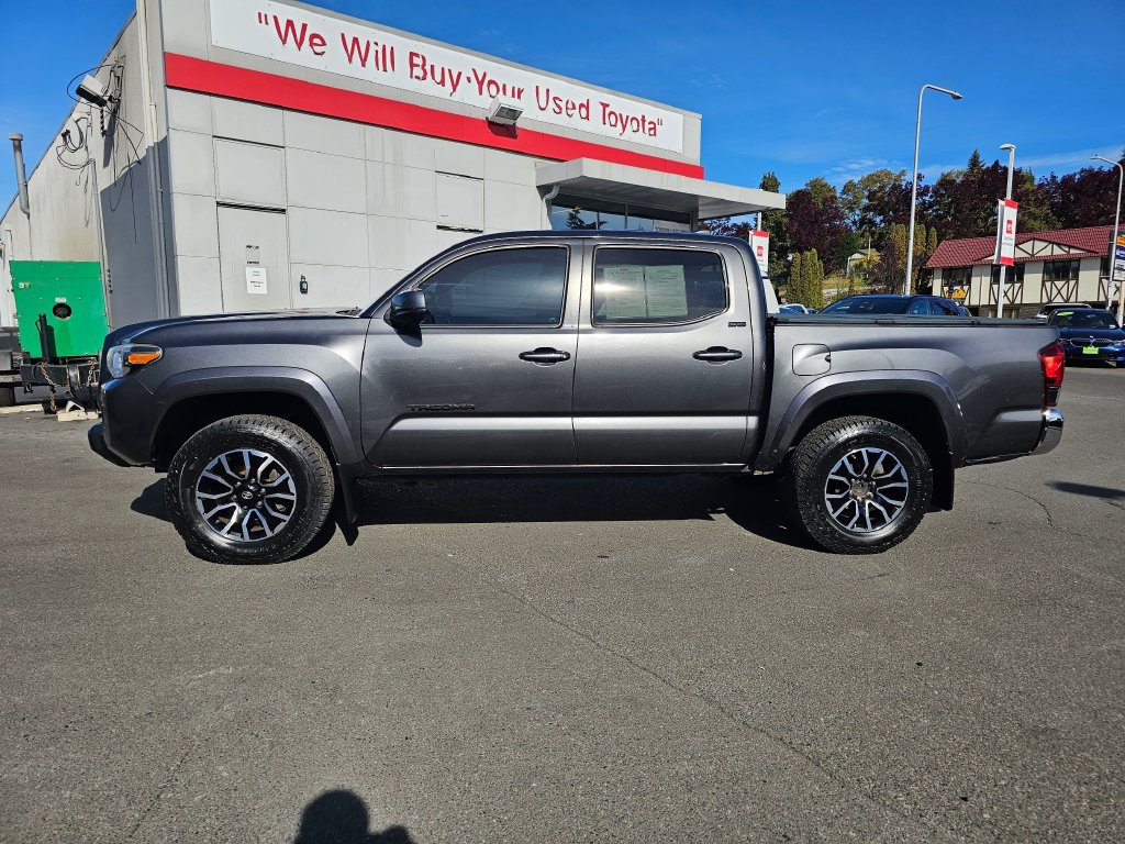 Used 2019 Toyota Tacoma SR5 AWD/4WD image 4