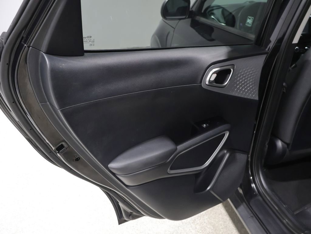 Used 2021 Kia Soul LX FWD image 19