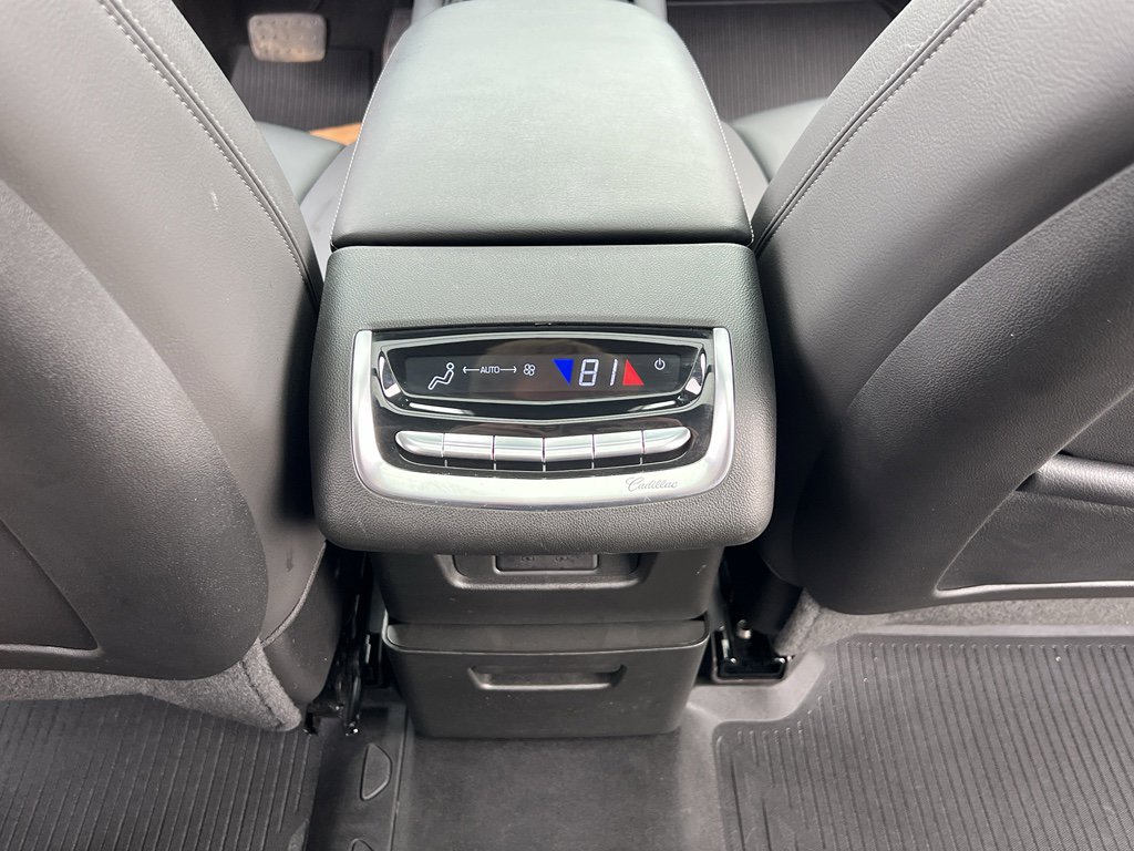 Used 2024 Cadillac XT6 Luxury image 37