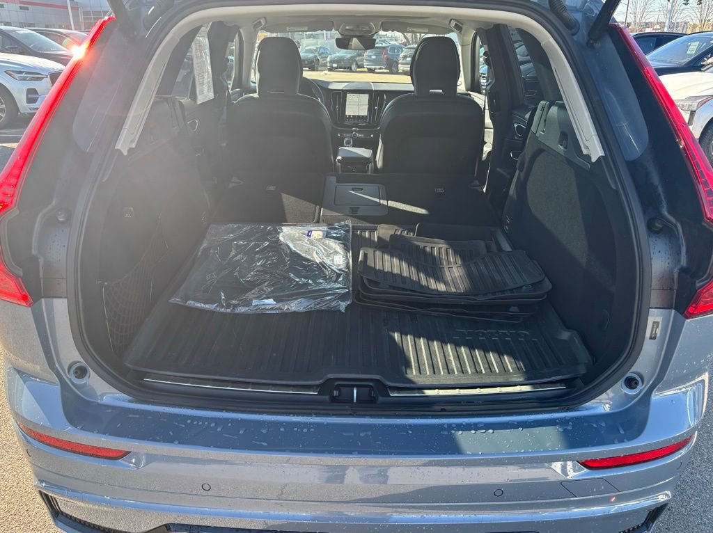Certified 2024 Volvo XC60 B5 Ultimate w/ Climate Package image 24