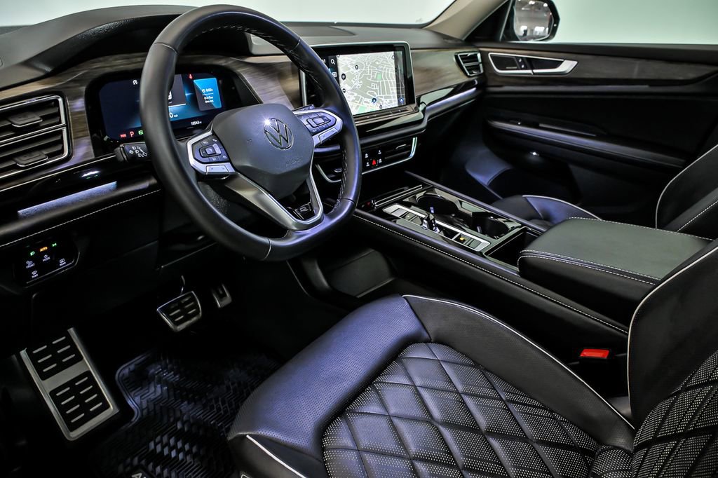 Certified 2025 Volkswagen Atlas SEL Premium R-Line AWD/4WD image 11