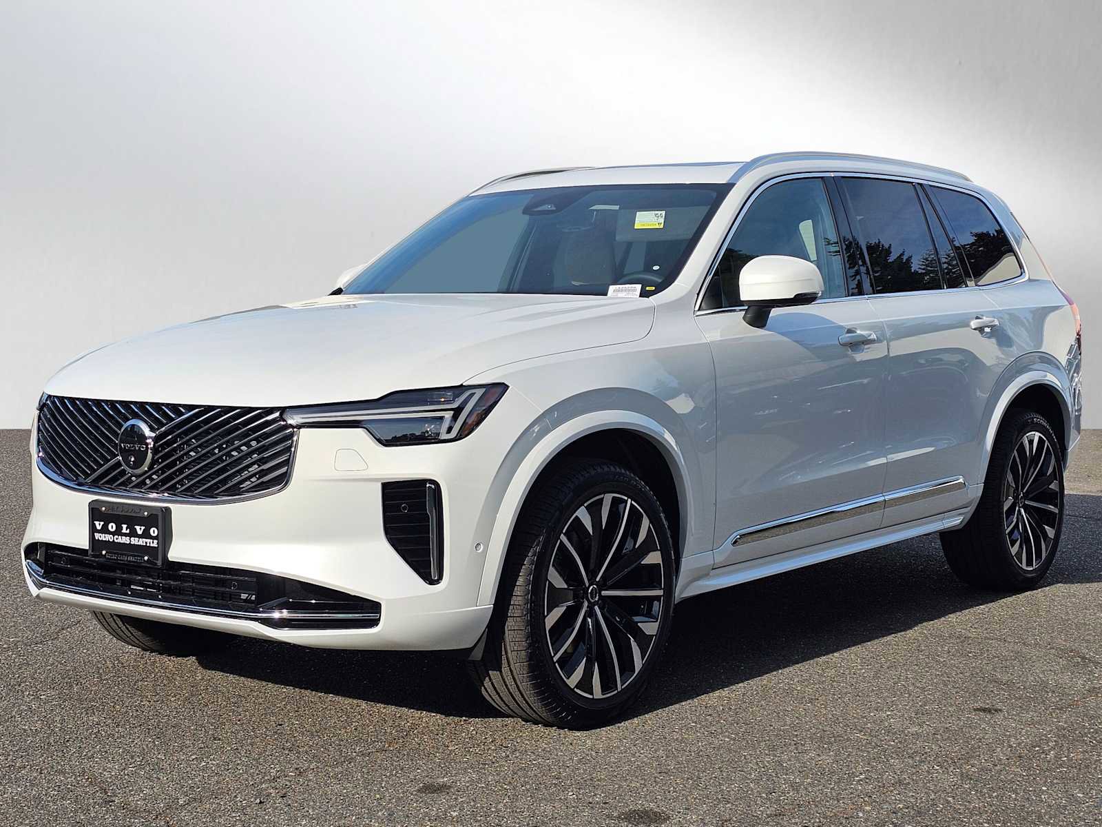 New 2026 Volvo XC90 B6 Plus w/ Protection Package Premier image 3