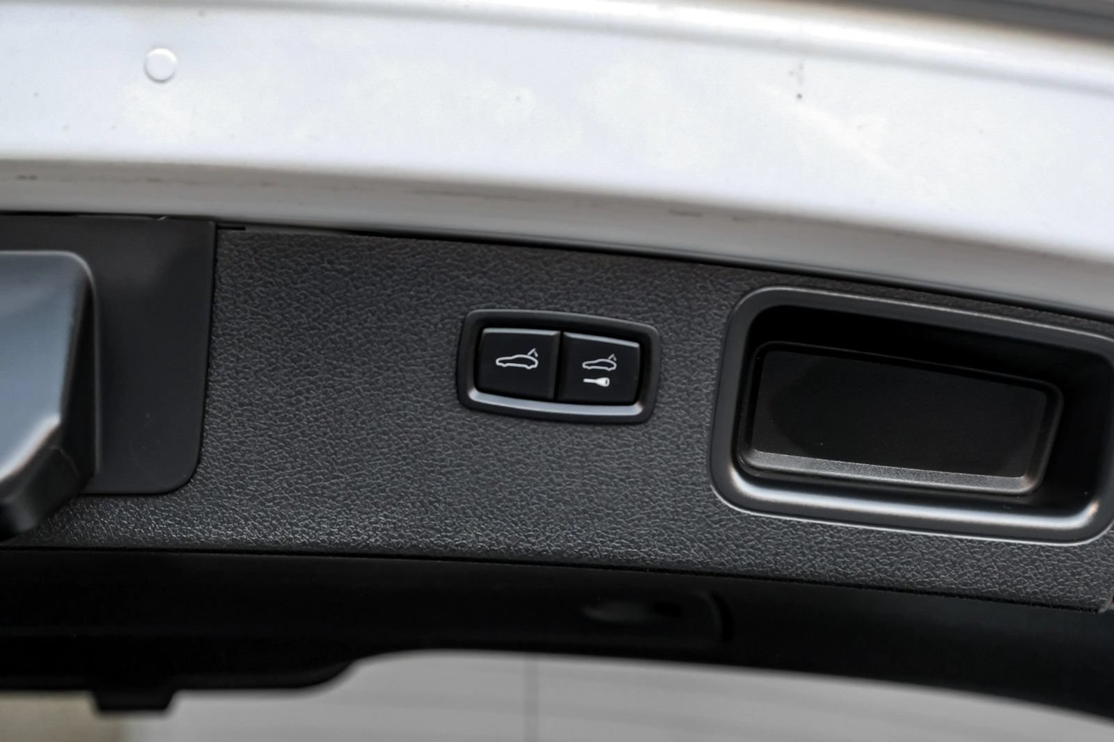 Used 2017 Porsche Macan S AWD/4WD image 55