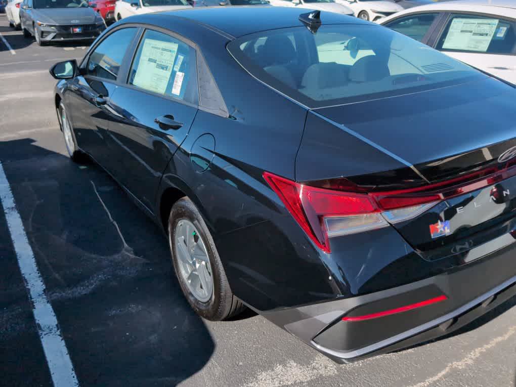 New 2026 Hyundai Elantra SE FWD image 16