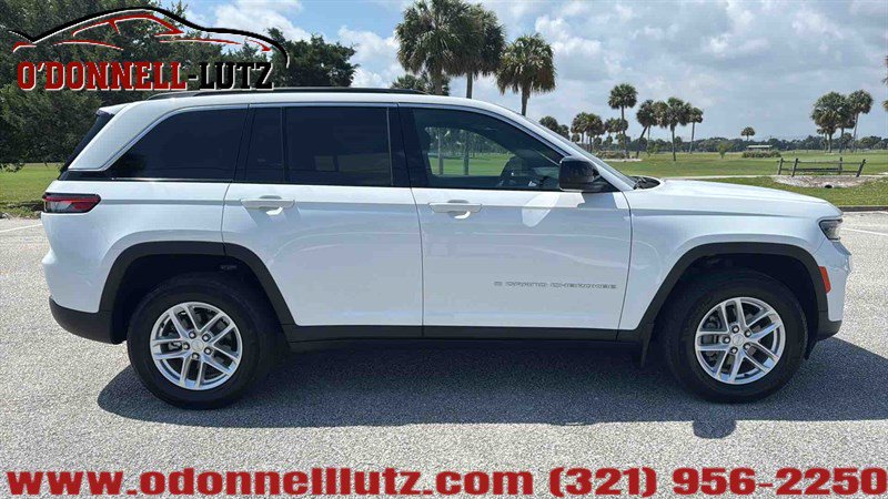 Used 2024 Jeep Grand Cherokee Laredo X w/ Luxury Tech Group I AWD/4WD image 6