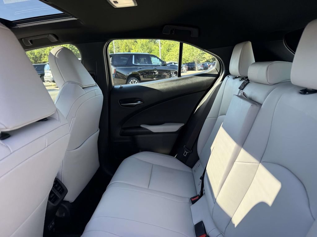 Used 2025 Lexus UX 300h AWD w/ Accessory Package (Z1) image 17