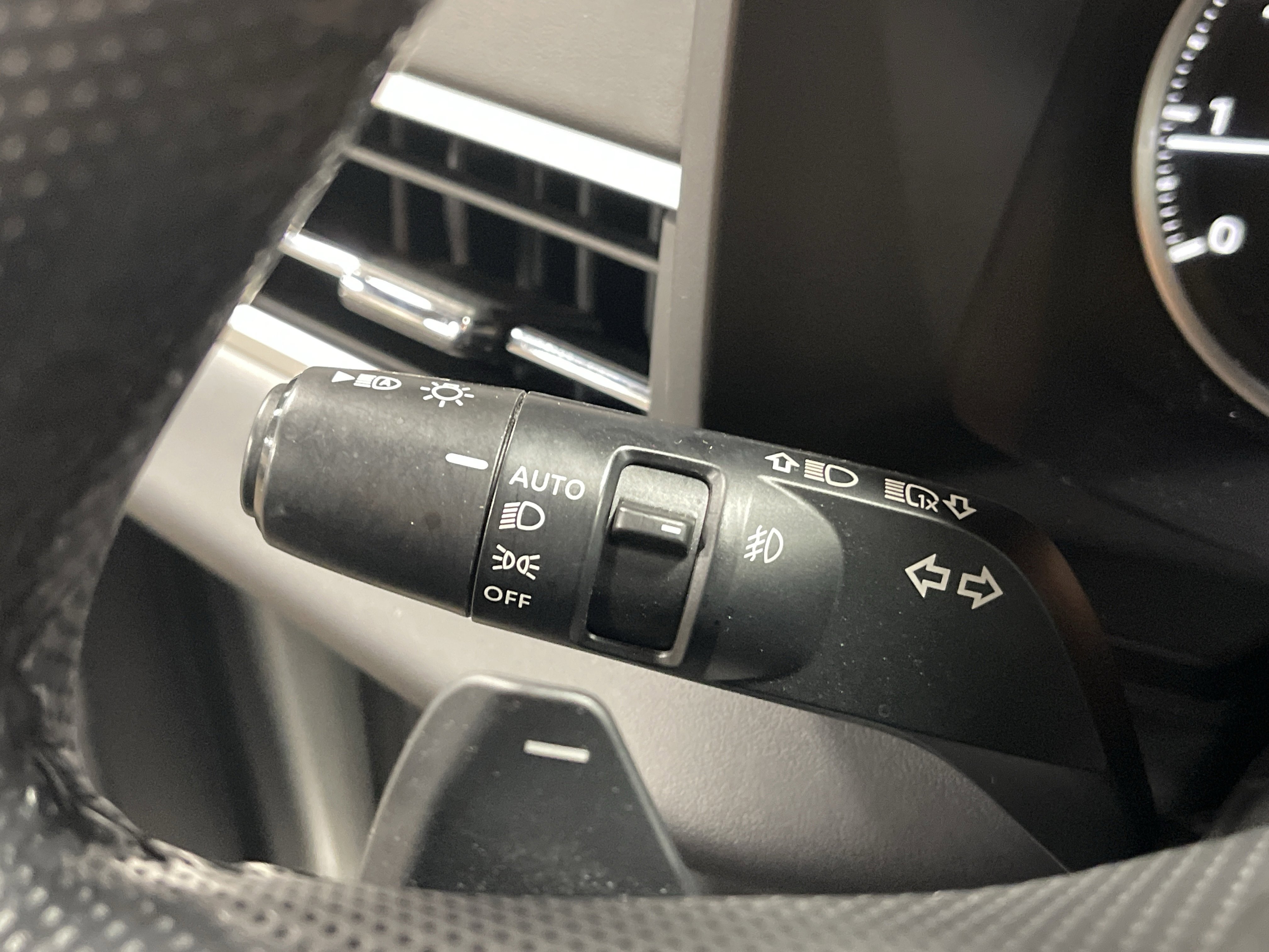 Used 2022 Mitsubishi Outlander SE image 20