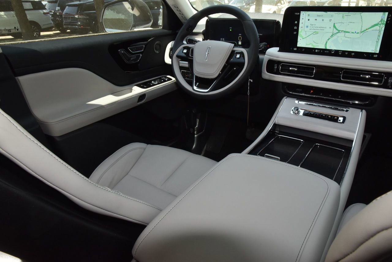 New 2026 Lincoln Aviator Reserve image 16