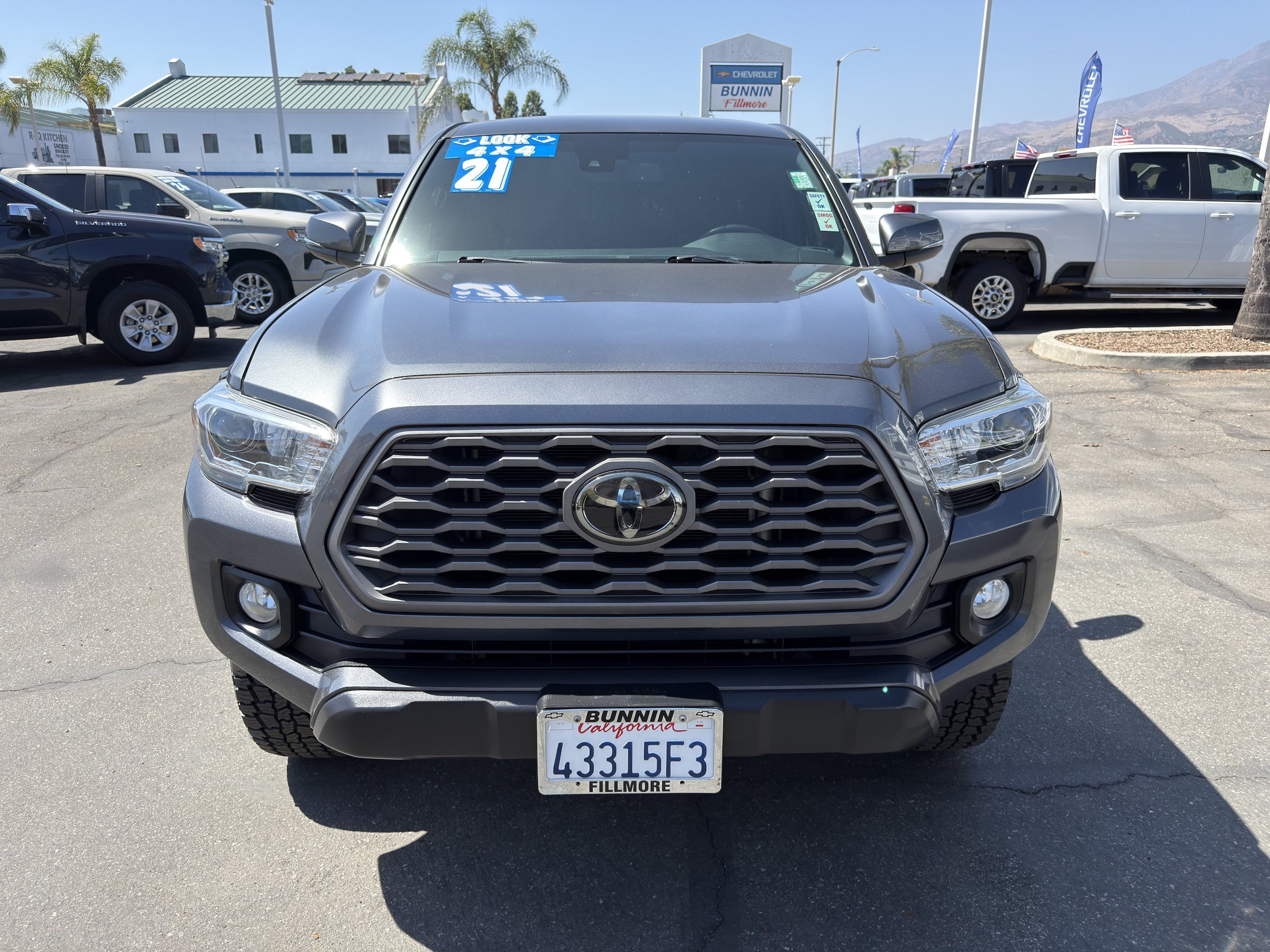 Used 2021 Toyota Tacoma TRD Off-Road w/ Technology Package AWD/4WD image 3