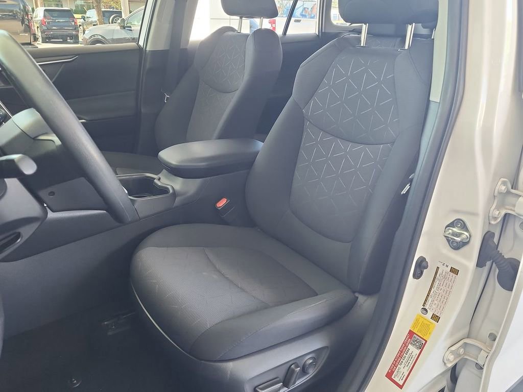 Used 2023 Toyota RAV4 XLE AWD/4WD image 20