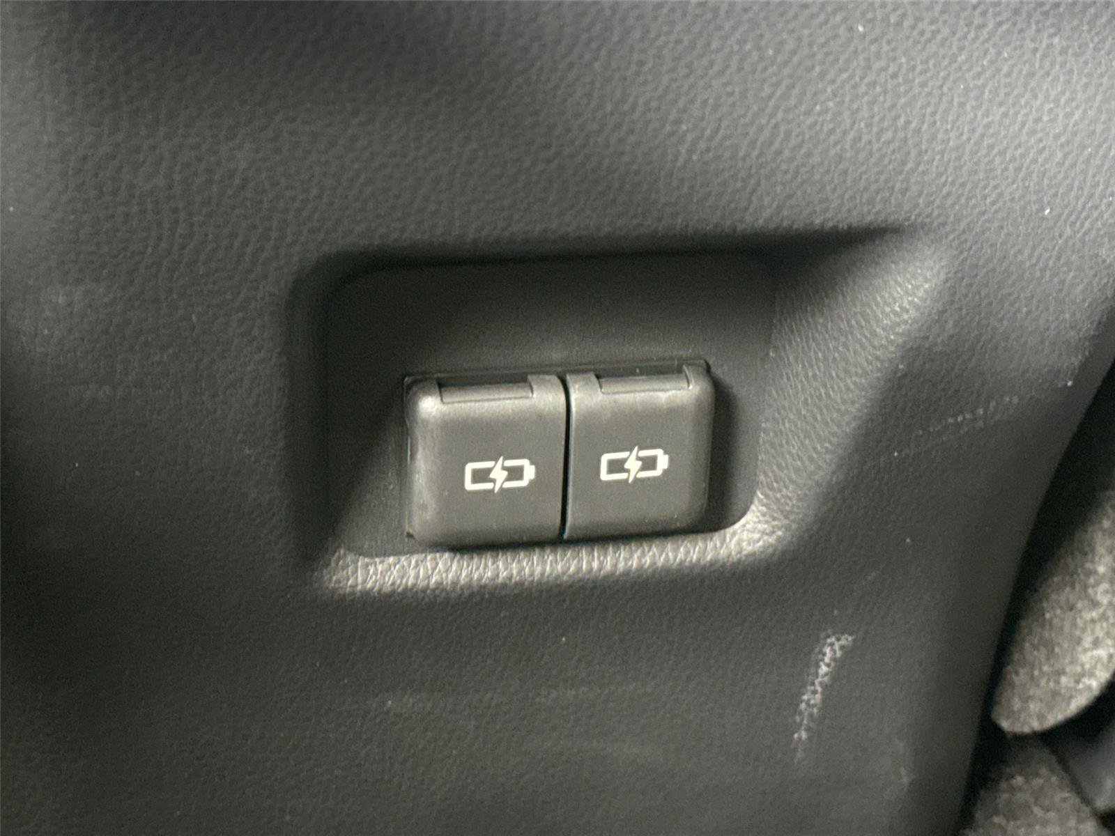 Certified 2025 Toyota RAV4 XLE image 37