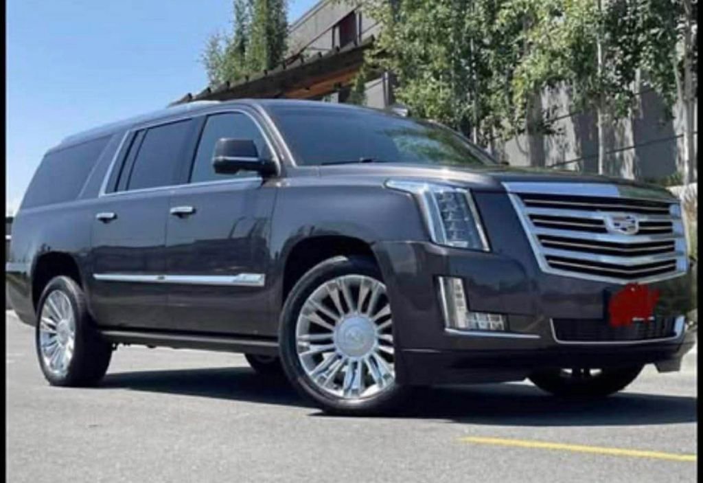 Used 2016 Cadillac Escalade ESV Platinum AWD/4WD image 3