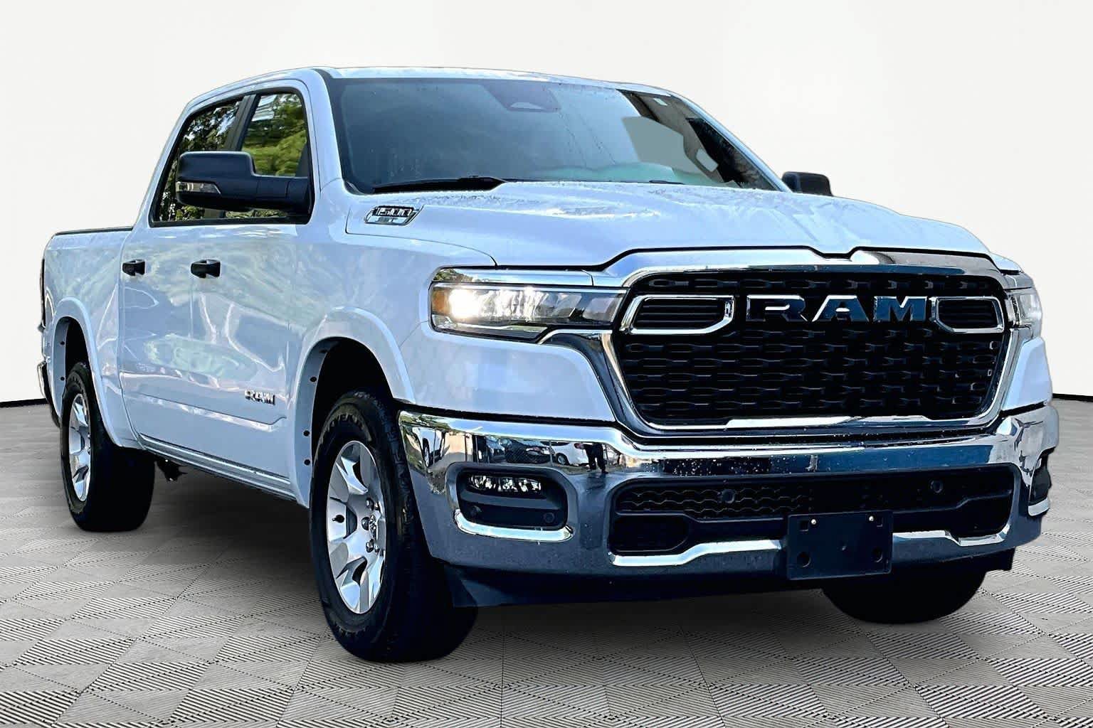 Used 2025 RAM 1500 Big Horn AWD/4WD image 3
