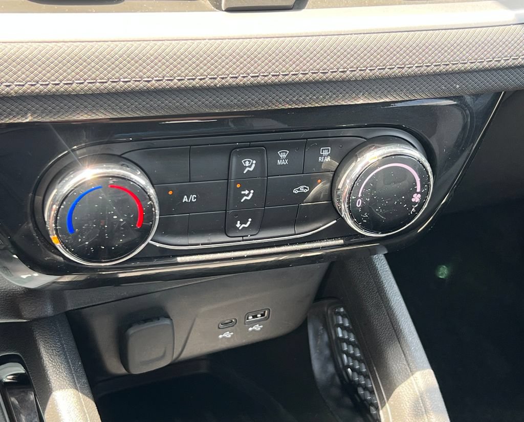 Used 2025 Chevrolet TrailBlazer LT AWD/4WD image 26