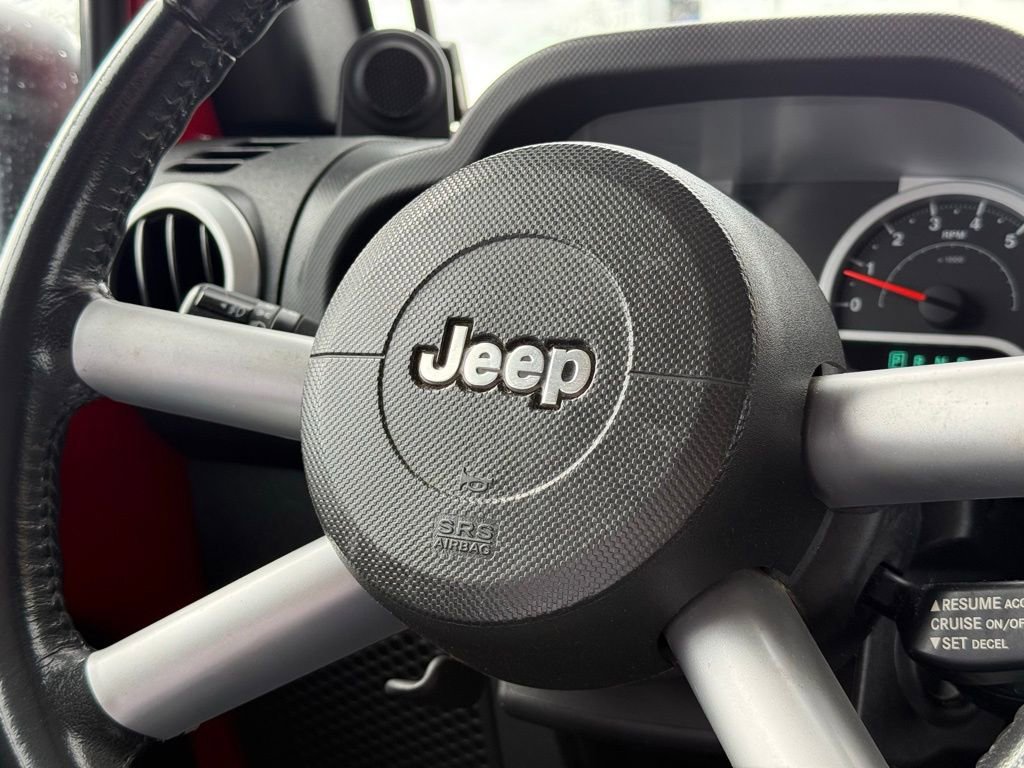 Used 2010 Jeep Wrangler Unlimited Sahara image 19