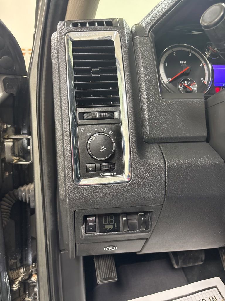 Used 2012 RAM 2500 Laramie w/ Chrome Accents Group image 10