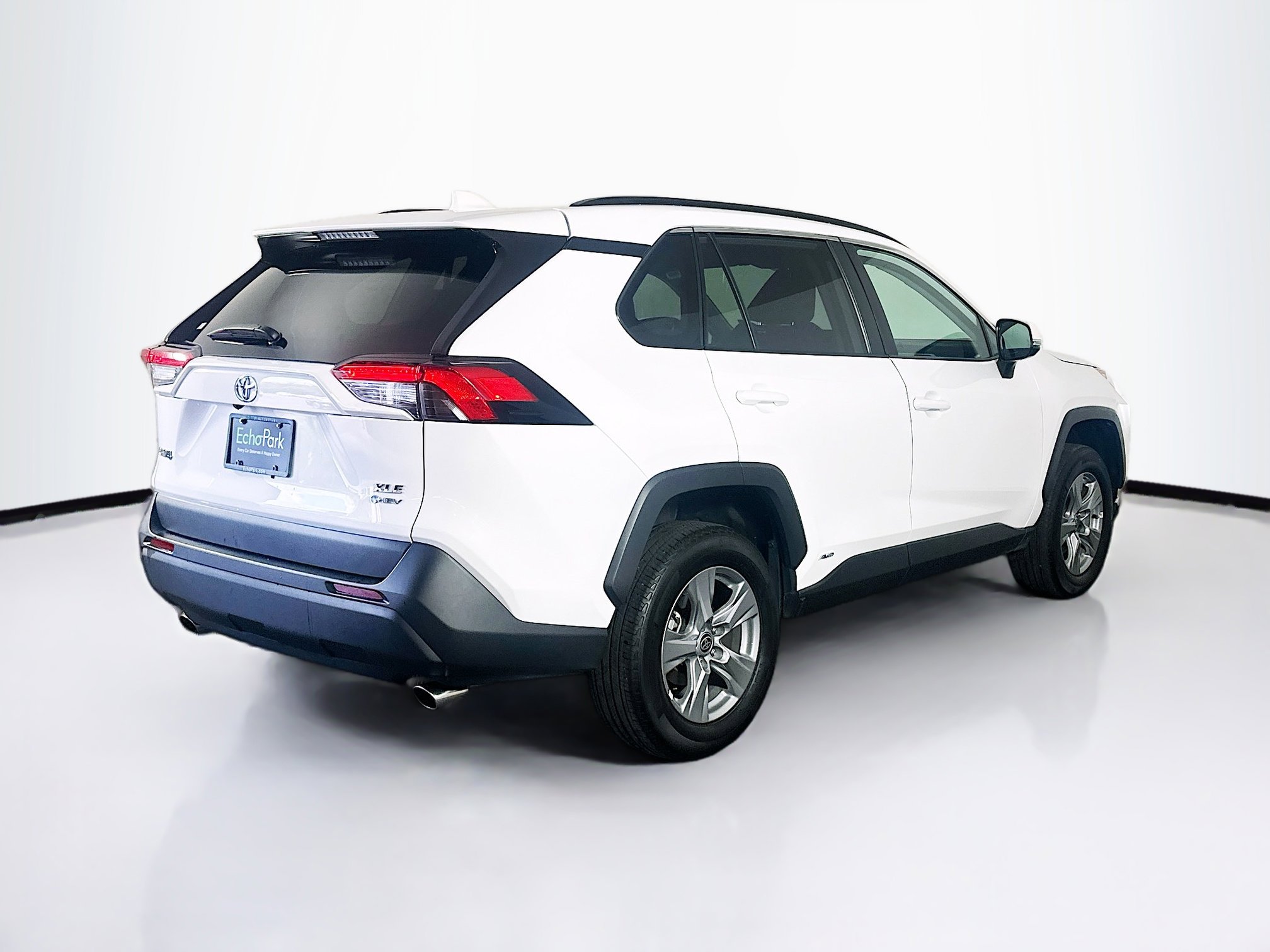 Used 2025 Toyota RAV4 XLE AWD/4WD image 9