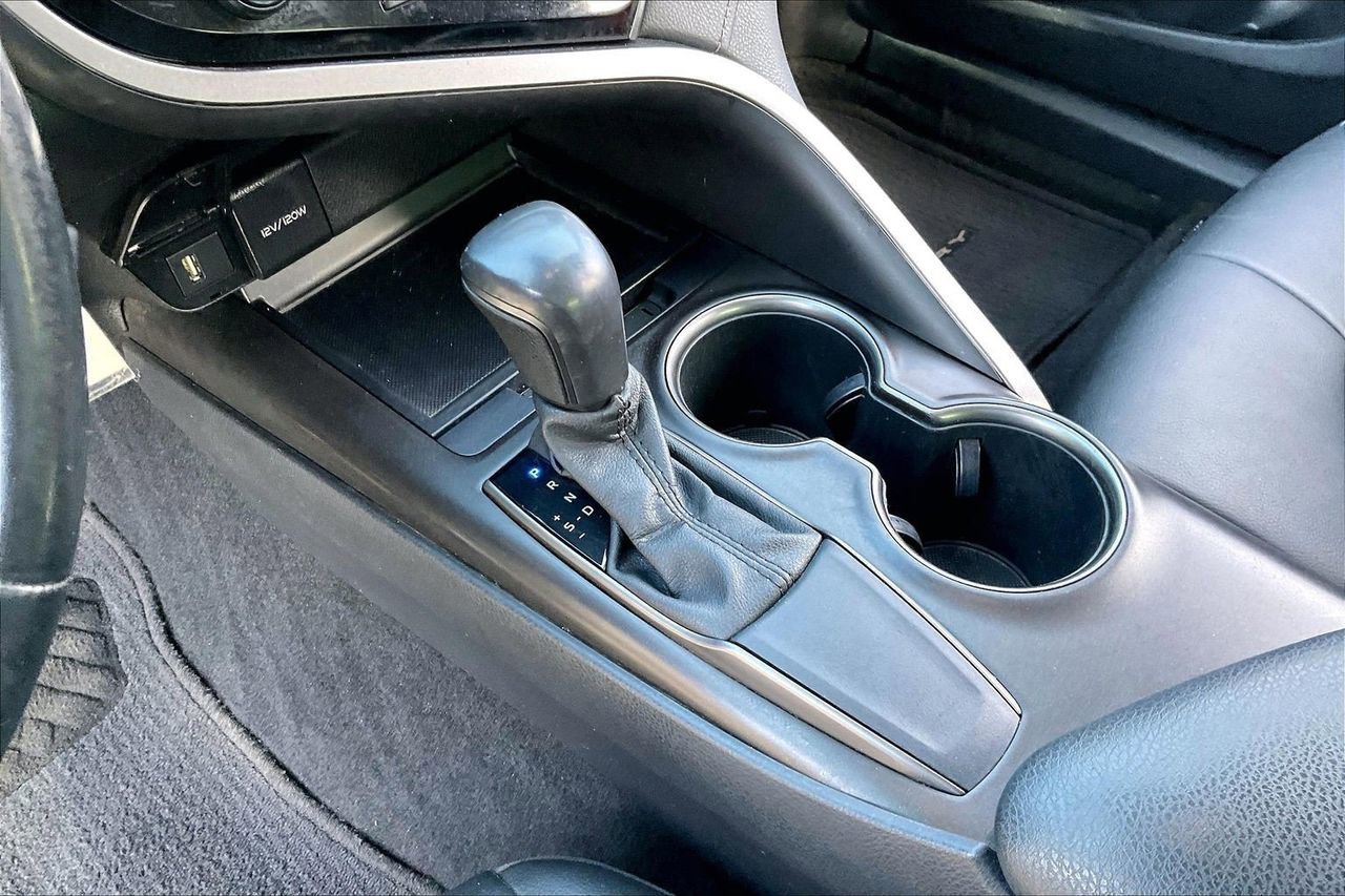 Used 2021 Toyota Camry SE image 29