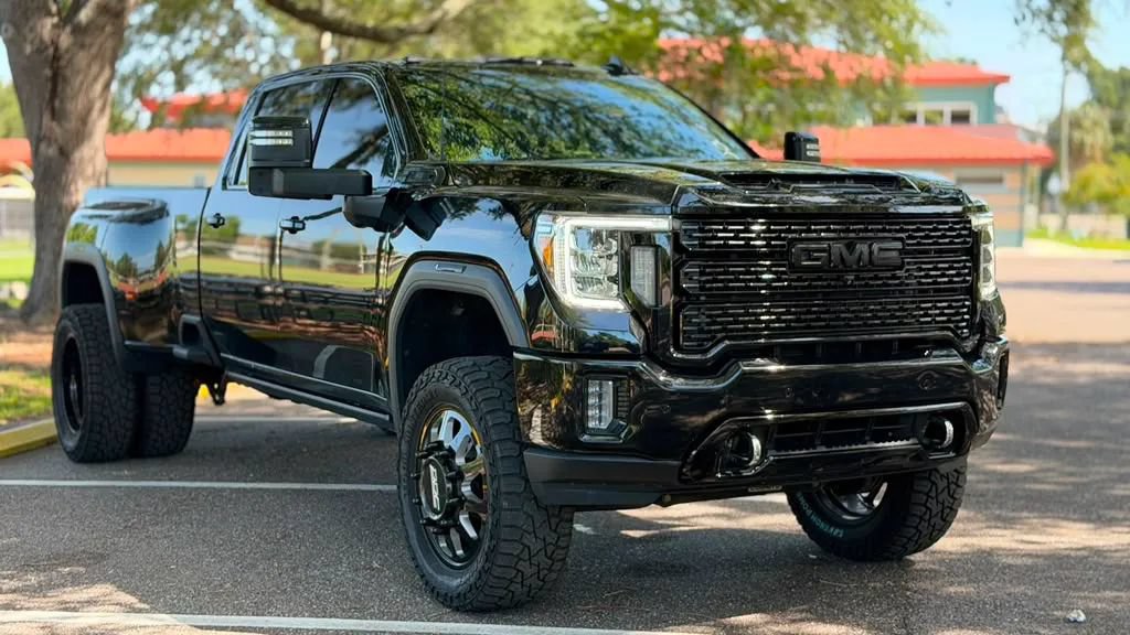Used 2023 GMC Sierra 3500 Denali w/ Denali Ultimate Package AWD/4WD image 3