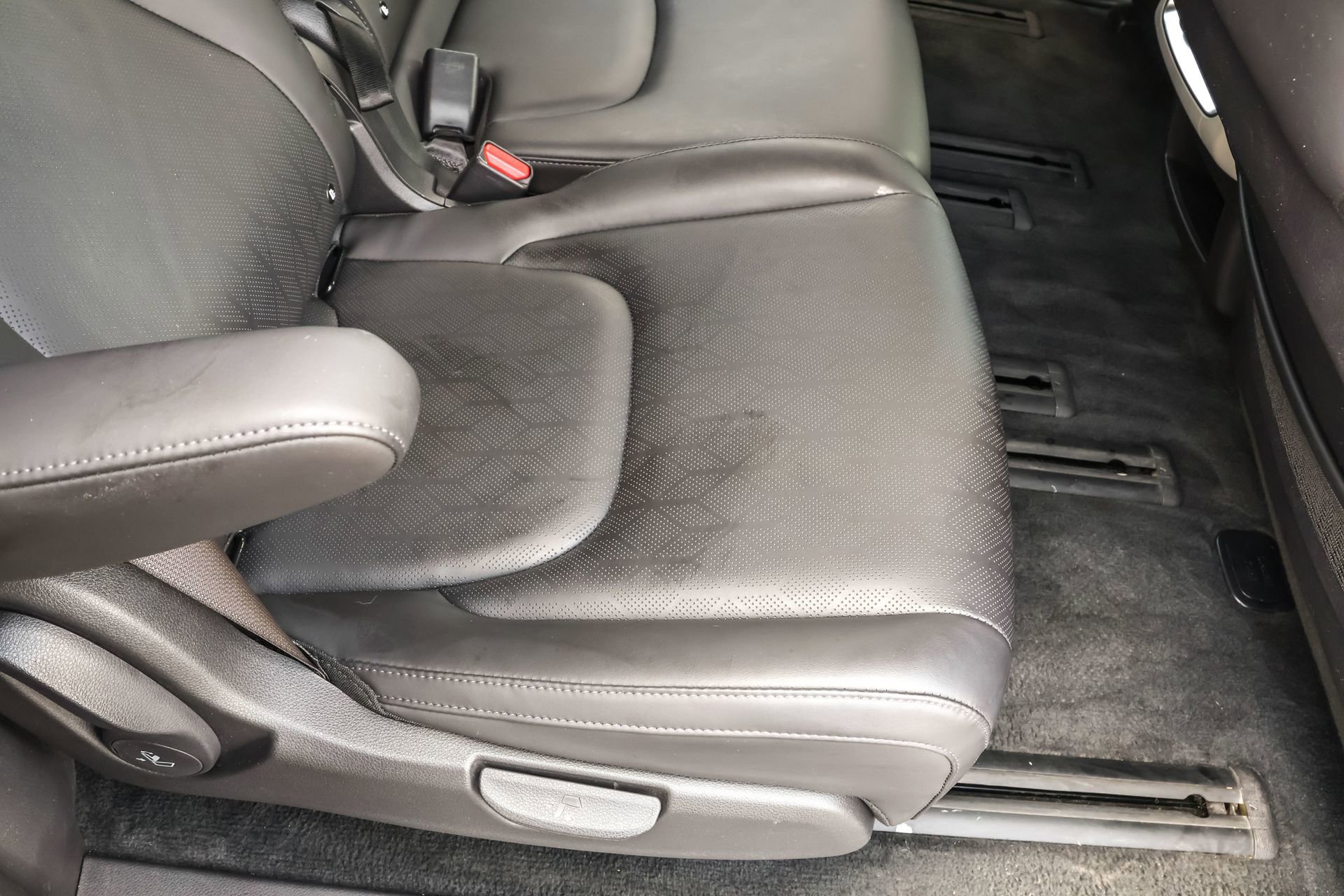 Used 2023 Kia Carnival SX image 38